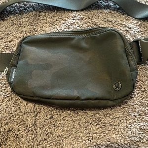 Lululemon belt bag
